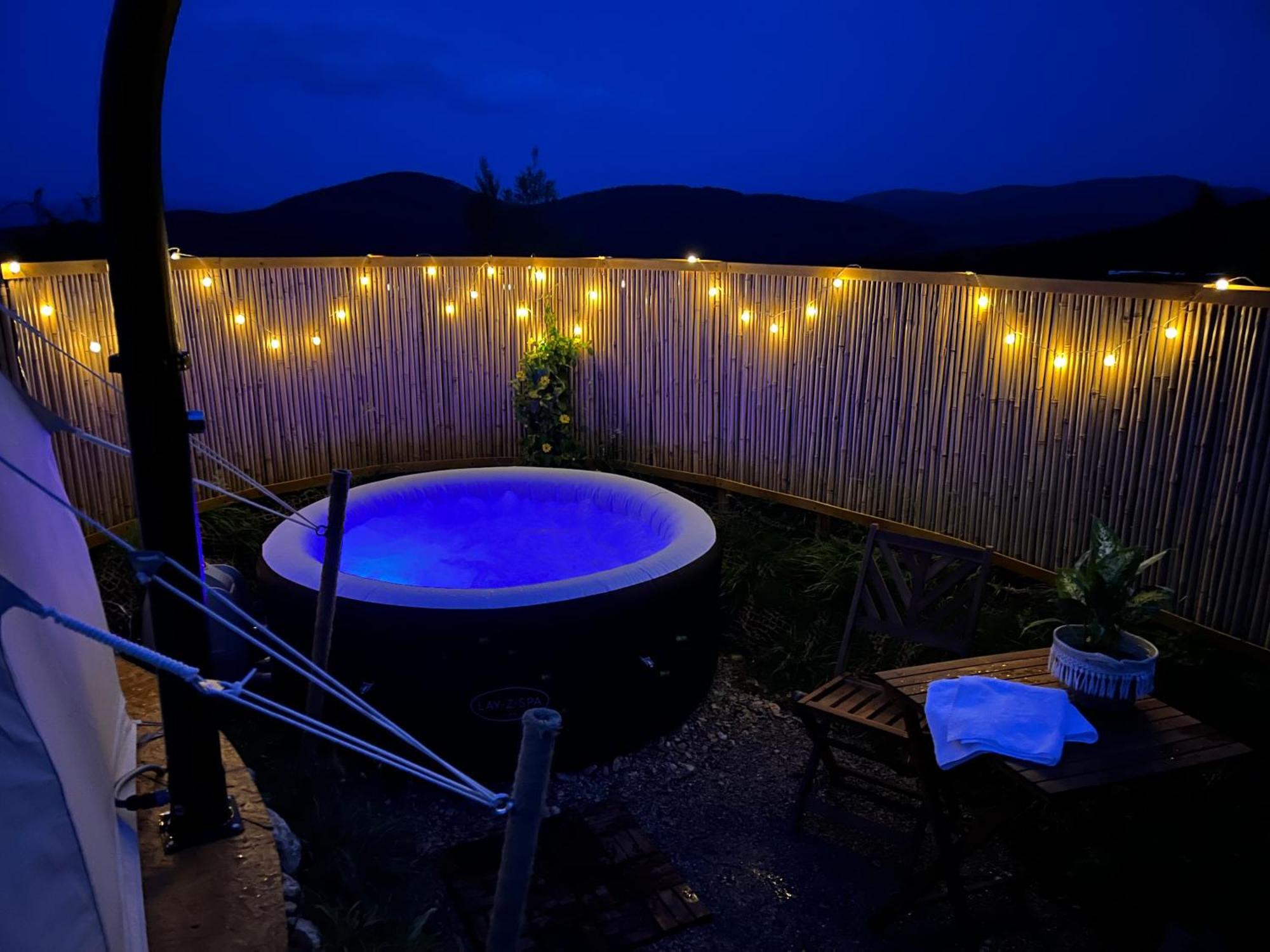 Glamping Hohe Wand - Zelt Mit Sternenfenster Und Whirlpool Hotel Maiersdorf Екстериор снимка