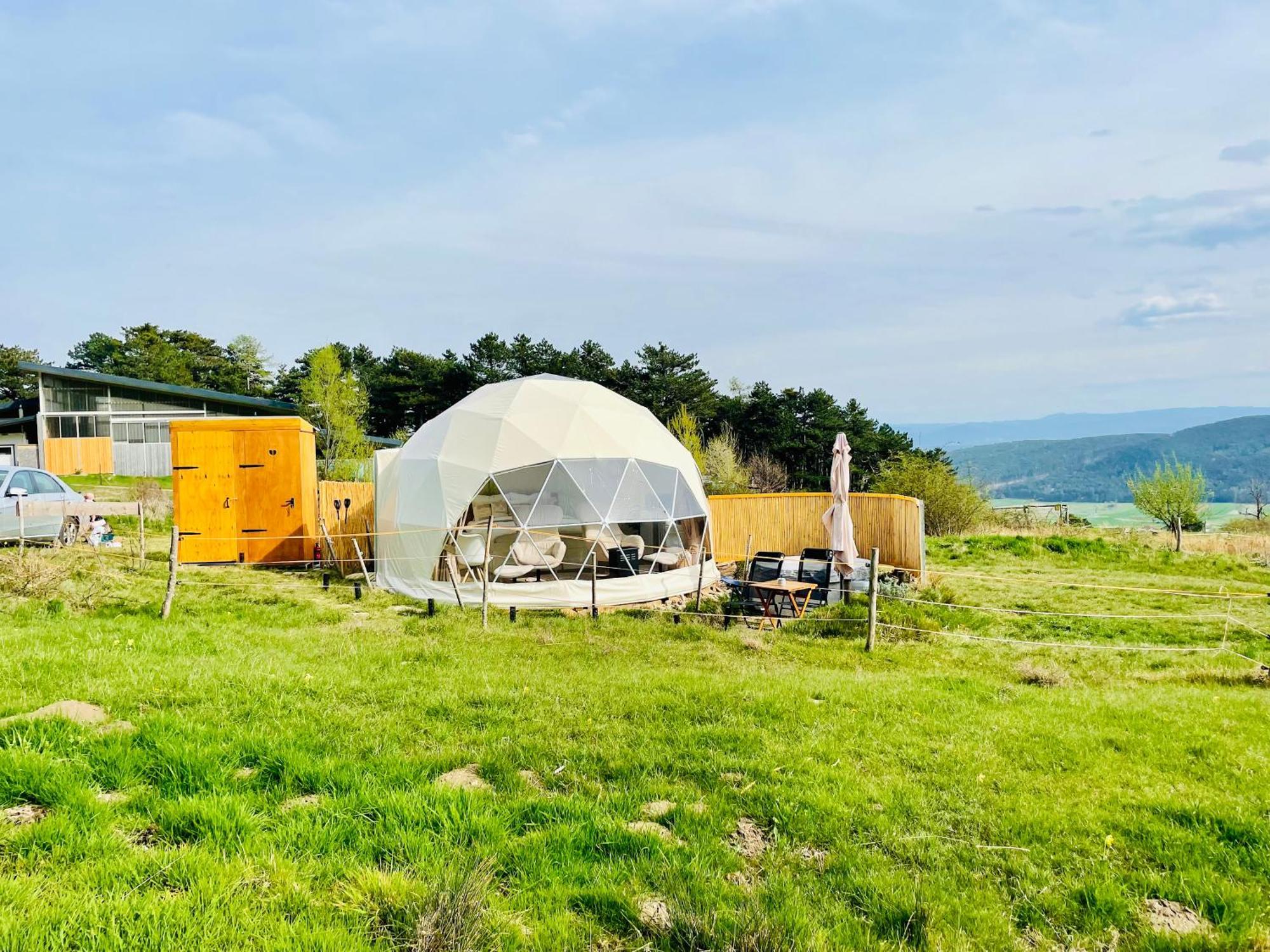 Glamping Hohe Wand - Zelt Mit Sternenfenster Und Whirlpool Hotel Maiersdorf Екстериор снимка